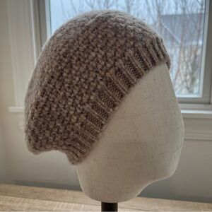 Aritzia Knit Slouch Beret Rosebud Hat - Heather Gray Taupe Scandi Girl Alpine